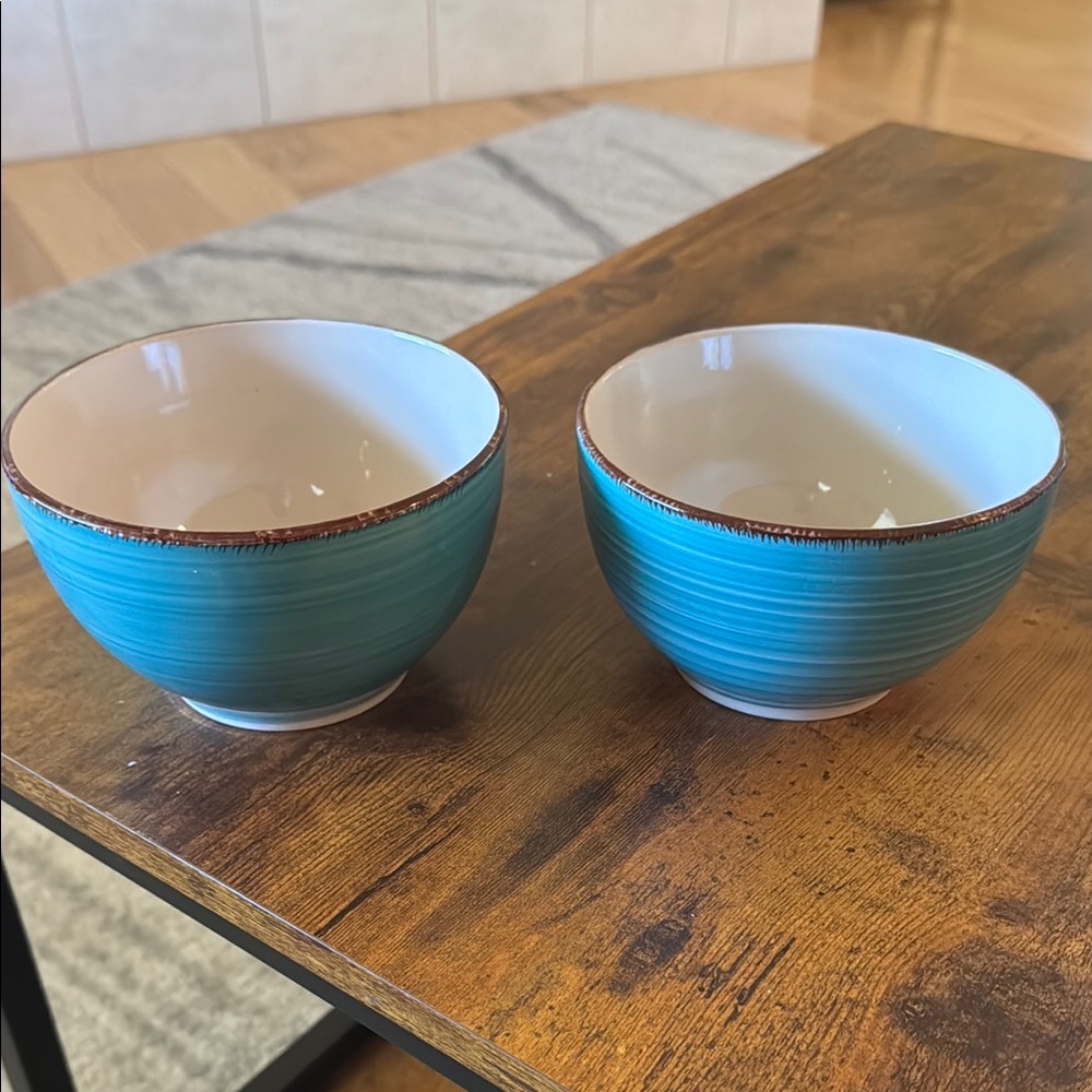 Set of Two Bowls, Used-Like New